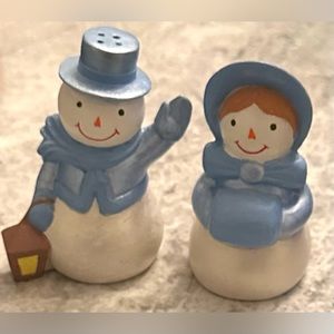 Vintage Mr. & Mrs. Snowman Salt & Pepper Shaker Set